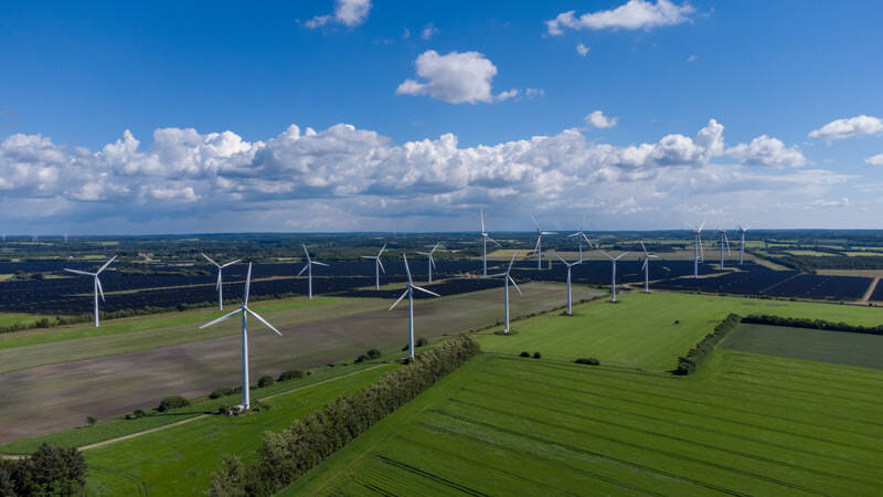 In response to energy crisis, EU Parliament backs plan to accelerate renewables permitting