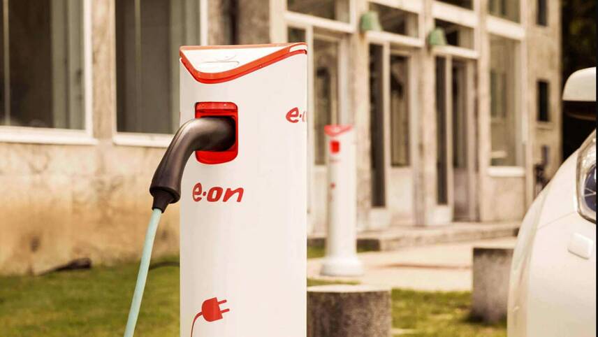 Seven top tips for adding EVs to your fleet on the road to net-zero