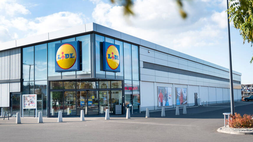 Lidl nearly cuts food waste by half and plastic packaging by a third