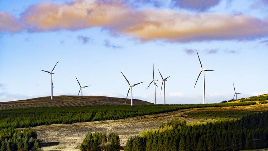 Wind power sets new UK generation record