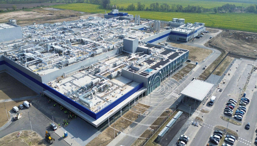 JLR forges ahead with plans for UK EV Gigafactory