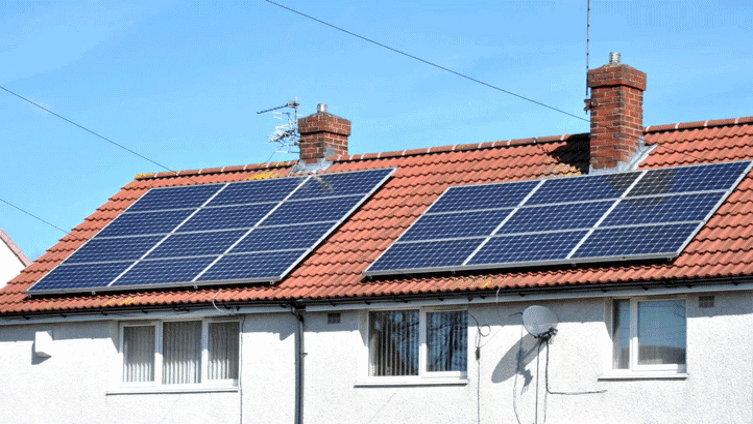 UK considers axing VAT on battery storage co-located with home solar