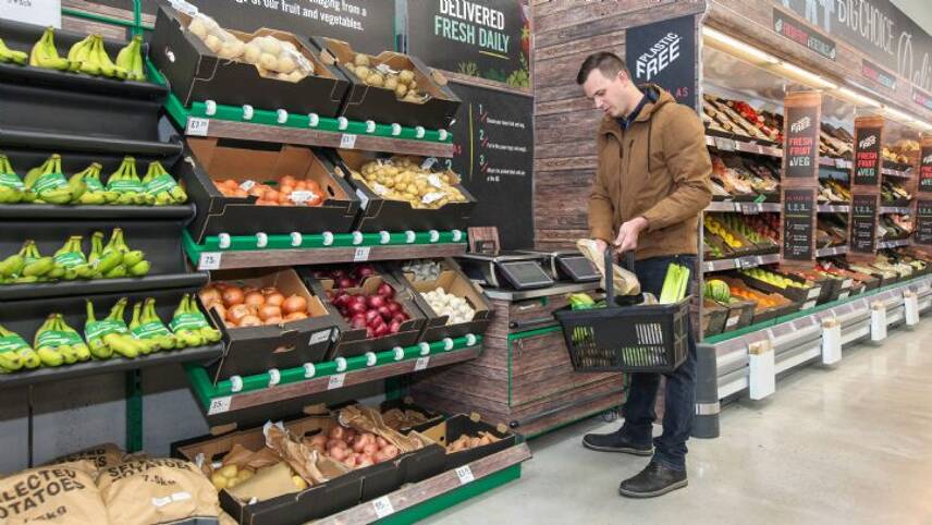 Iceland removes plastic packaging from fresh produce lines in ‘greengrocer’ scheme