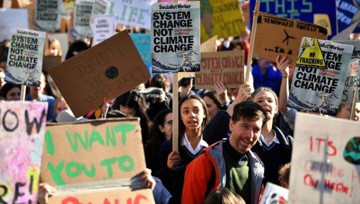 MPs debate climate after school strike – but only a handful turn up