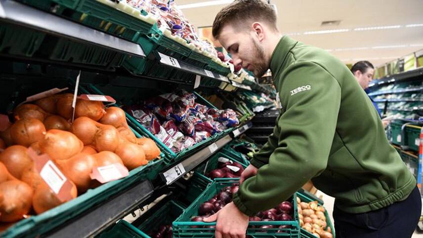 Tesco trials plastic-free fruit and veg selection