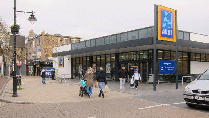 Naked vegetables: Aldi extends plastic-free fresh produce trial to England