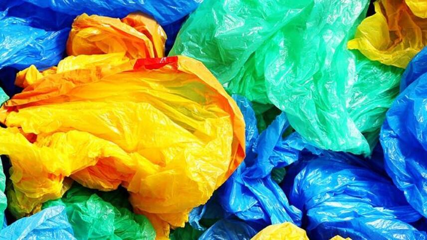 Single-use plastic bag numbers down 97% in supermarkets since 2015