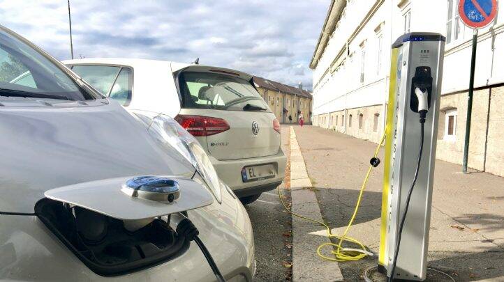 Government doubles funding for on-street EV charging