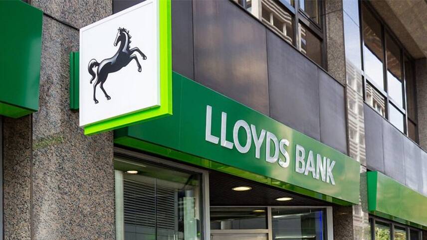 Lloyds Banking Group to halve carbon emissions of investments by 2030