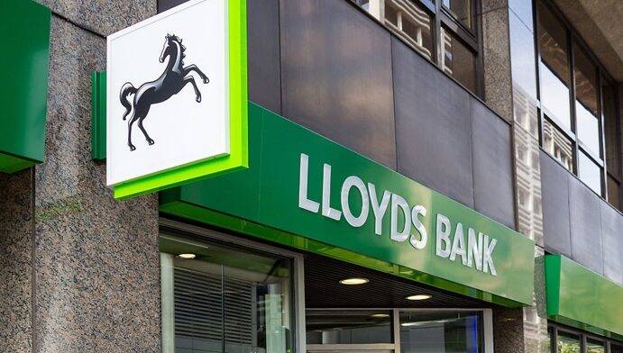 Lloyds Banking Group commits to net-zero fleets and 100% renewable electricity