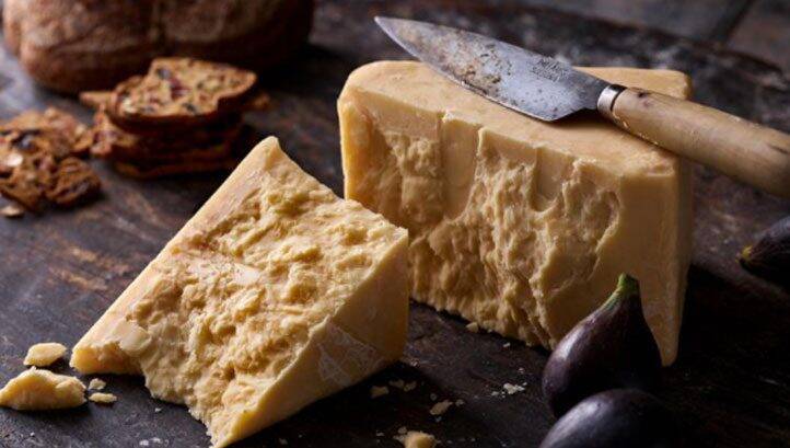 Lidl unveils carbon-neutral cheddar cheese