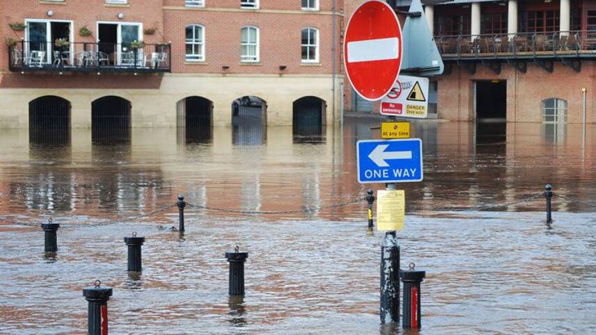Government outlines £5.2bn flood defence spending plans