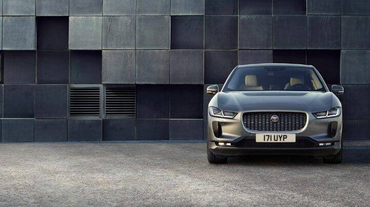 JLR signs for £625m loan to support EV transition