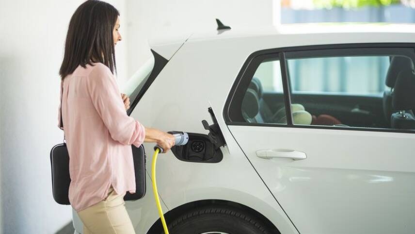 Auto industry presses UK Government to set charging point installation targets