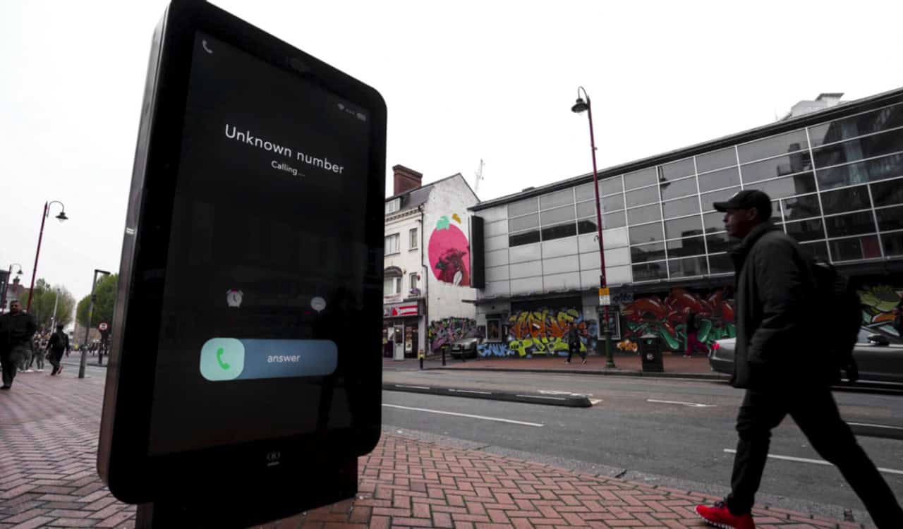 Campaign uses giant smartphone displays for suicide awareness