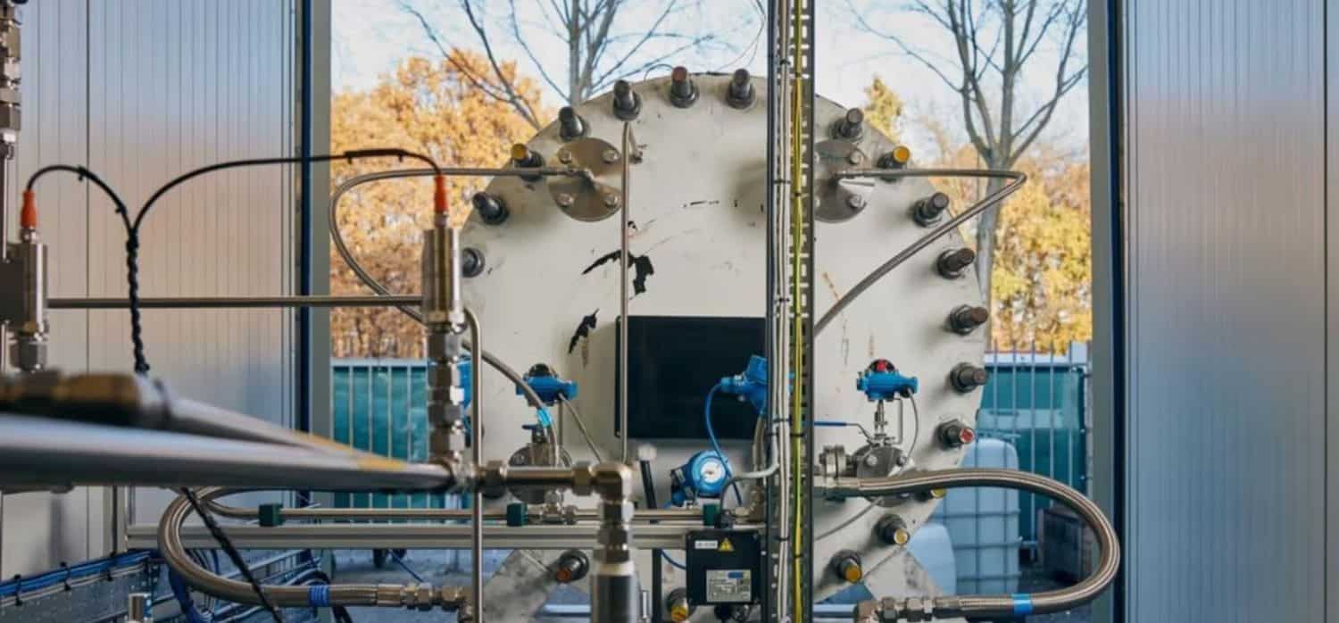 Green hydrogen electrolysers double up as batteries