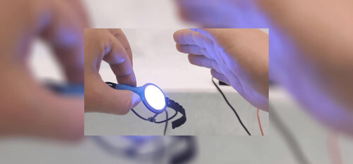 Spray turns 3D objects into display screens