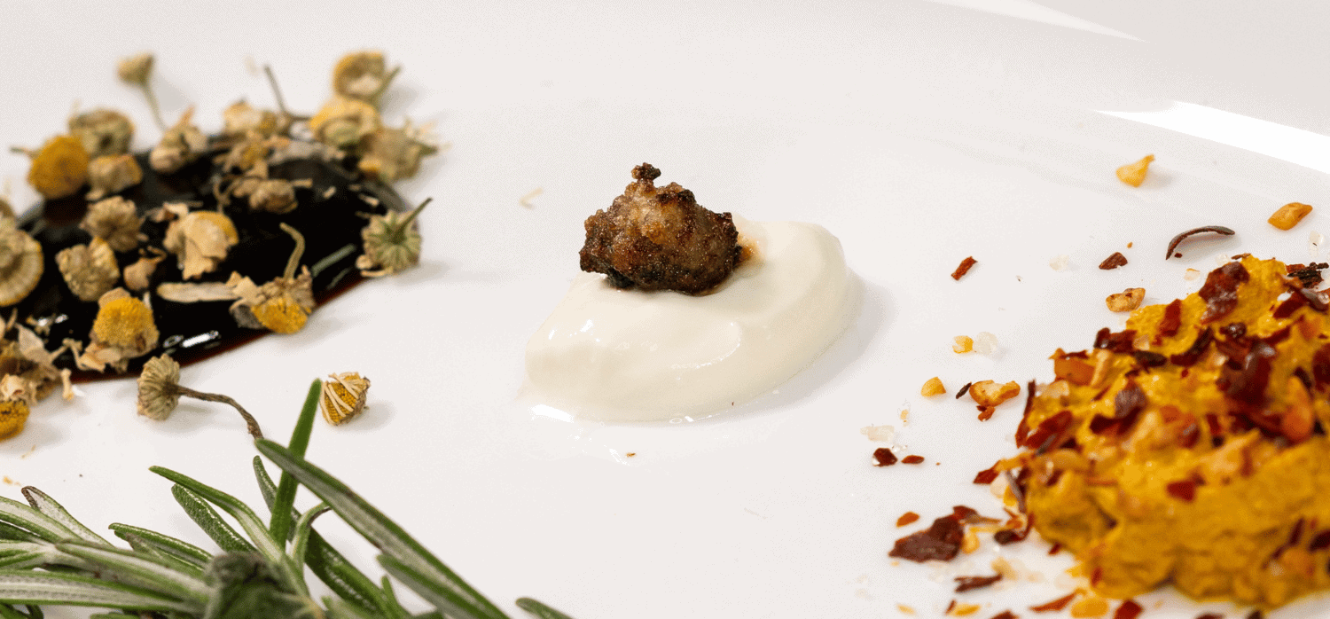 Cultivated pork made using microalgae