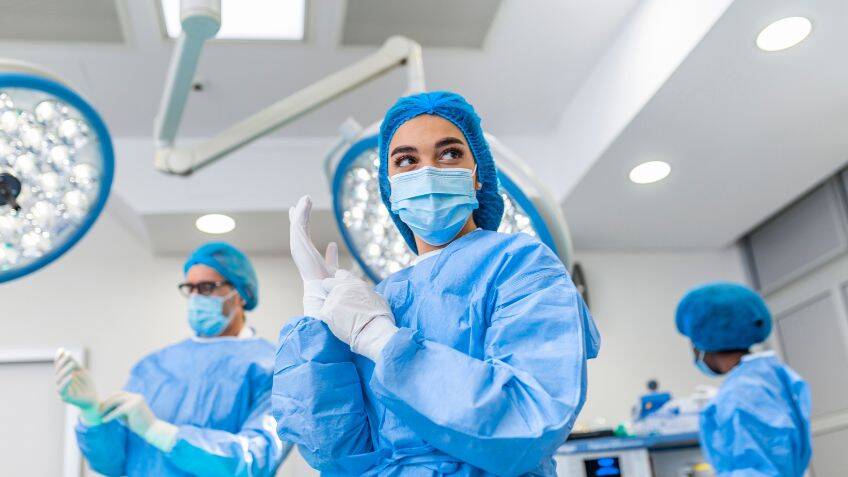 Plant-based reusable theatre caps