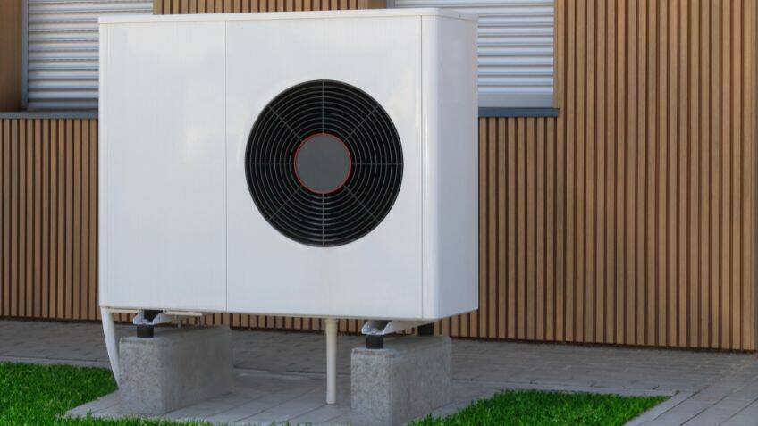 Drilling robots for urban heat pumps