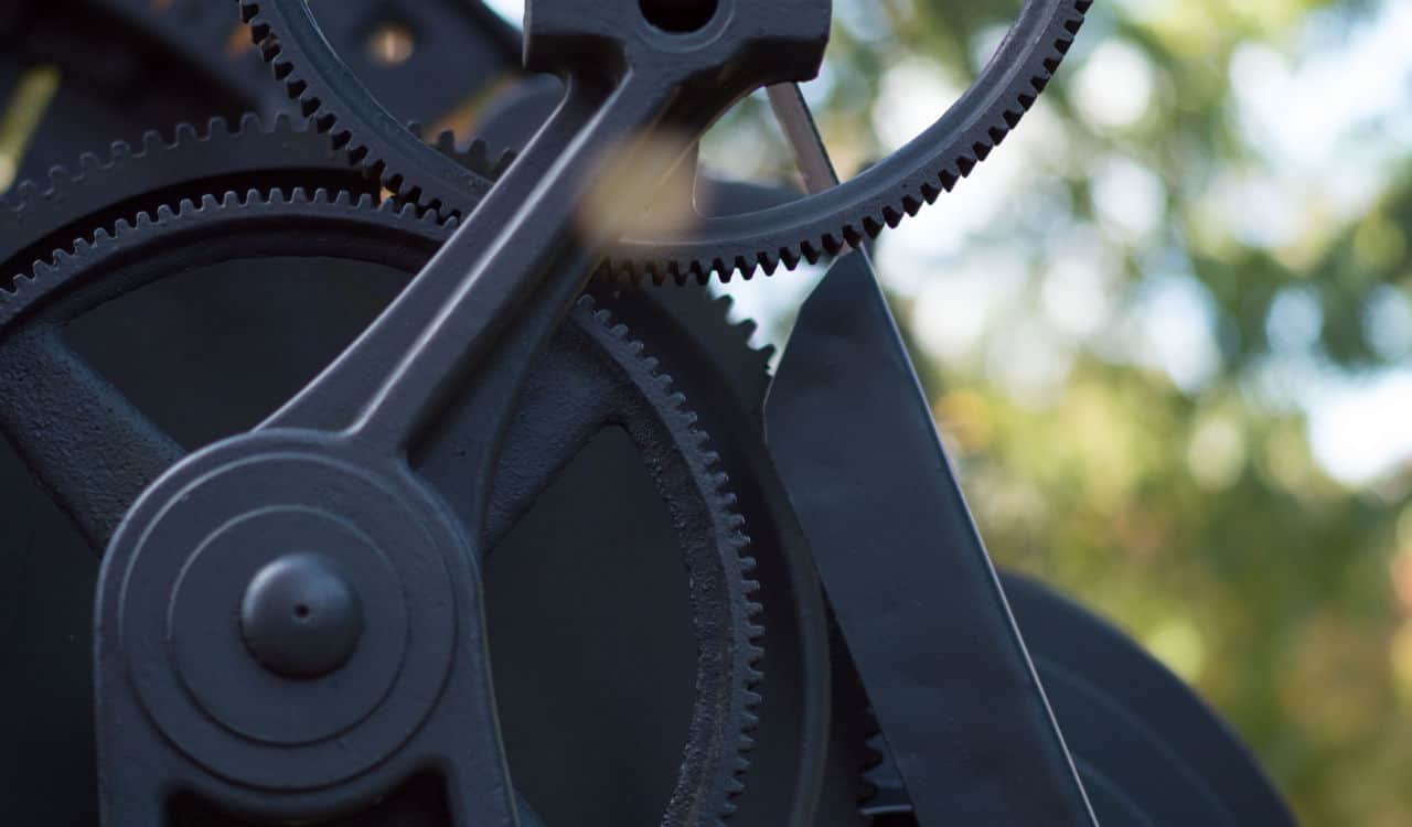 Smart machine parts alert users to damage and wear