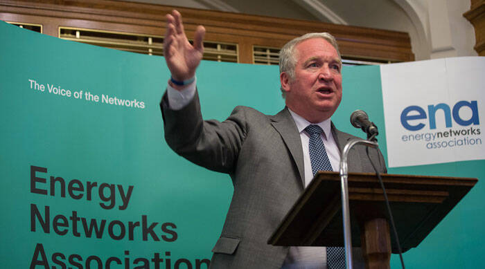 Minister praises “bravery and dedication” of network staff