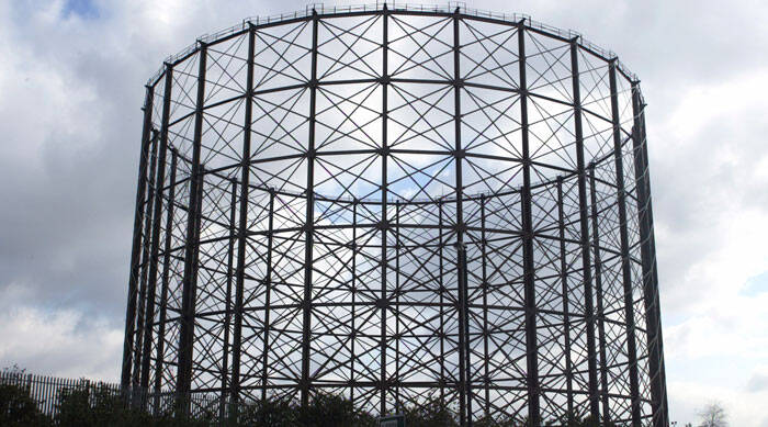 Government must oblige industry players to store gas, experts warn