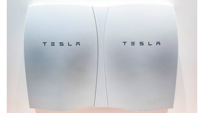 Tesla battery sell-out will not affect UK launch