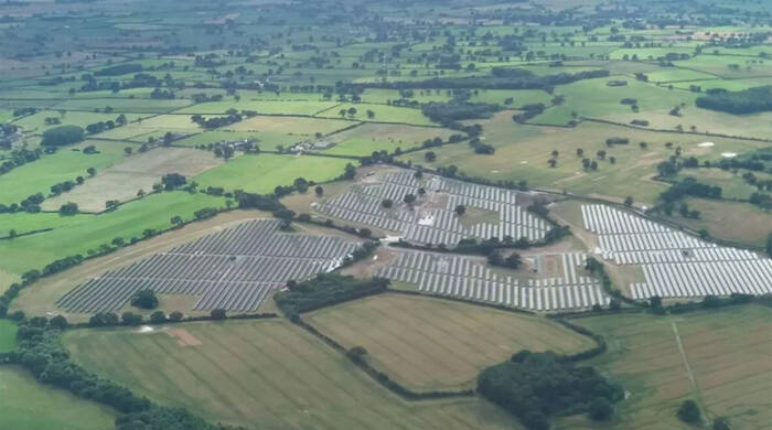 First solar farm with contract for difference connected