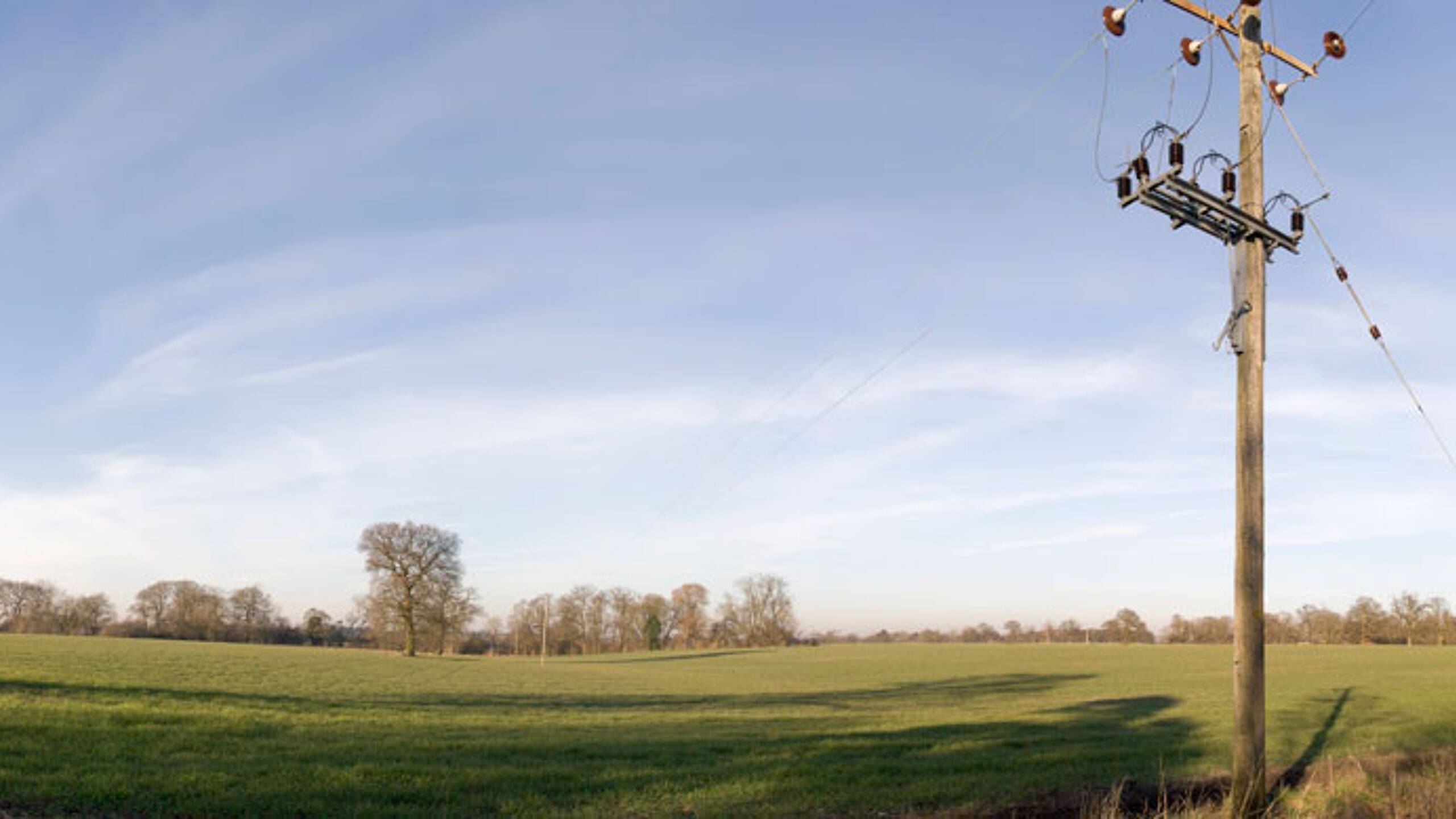 DNOs pocket 32 per cent profits, claims thinktank