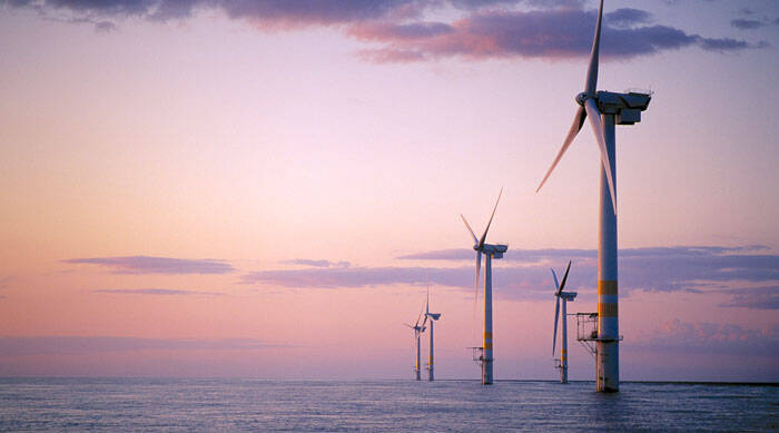 UK back among top ten for renewable energy destinations