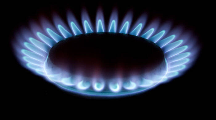 UK gas imports fell in 2014 due to mild weather, says Decc