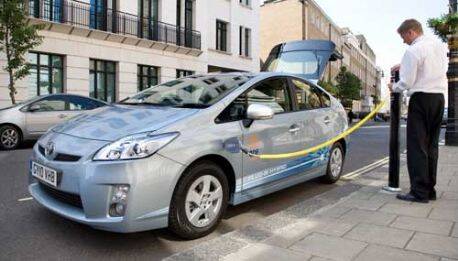 Free EV charge points offered in London to support electricity network research