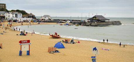 Council quizzes Southern Water over sewage spill that closed 20 beaches