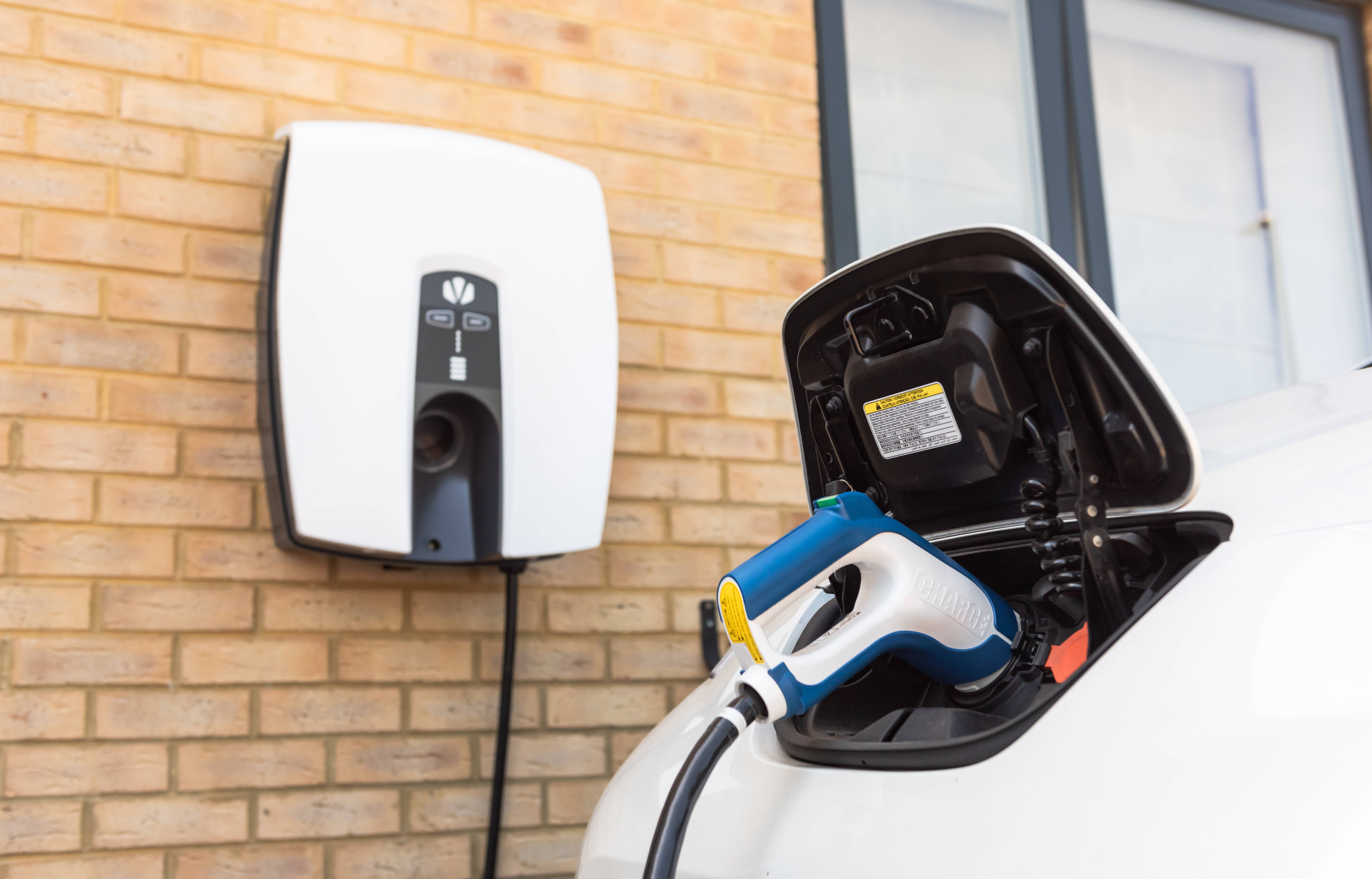 Ministers reject ‘right to charge’ EVs for multi-occupancy homes