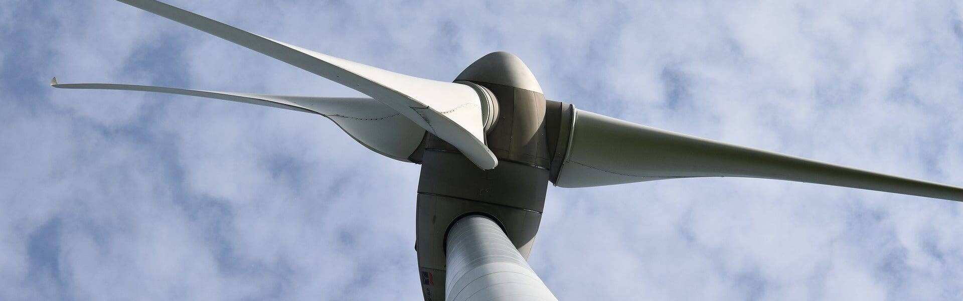 Wind power generation closes gap on gas