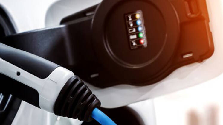 The future is electric: how you can offer your staff EVs.